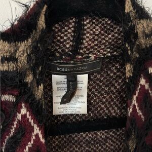 BCBGMaxAzria Black and Burgundy Textured Sweater
